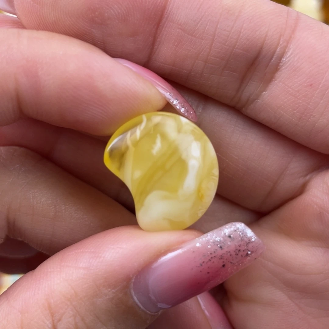 琥珀裸石未镶嵌蜜蜡