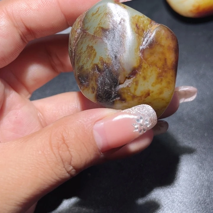 和田玉未镶嵌珠宝奇石