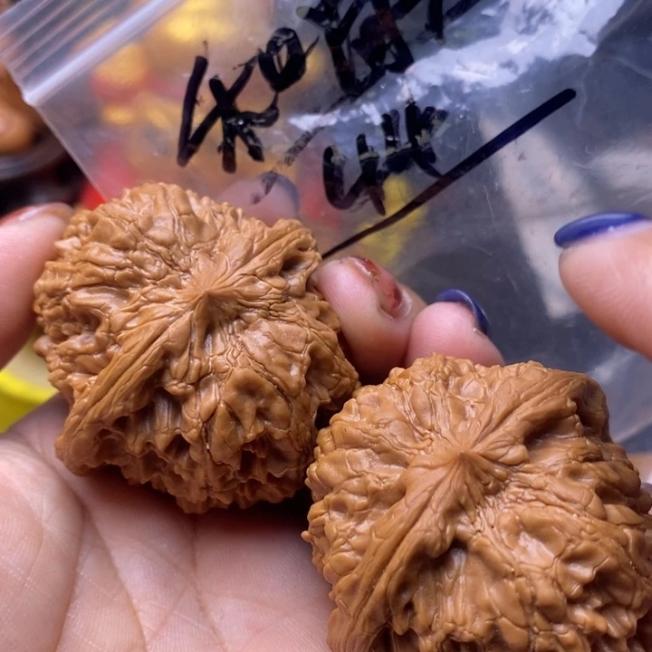 欣***万吊坠文玩核桃和尚头