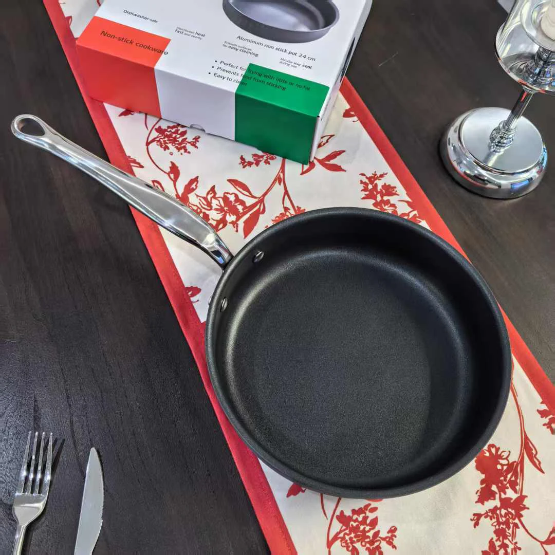 出意大利 黑骑士系列 硬质阳极氧化24厘米单柄不粘煎锅 24*7