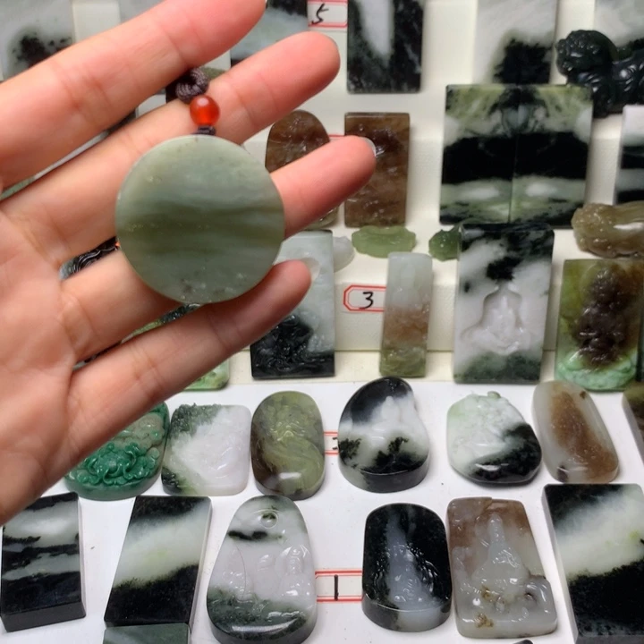 独***️和田玉未镶嵌颈饰