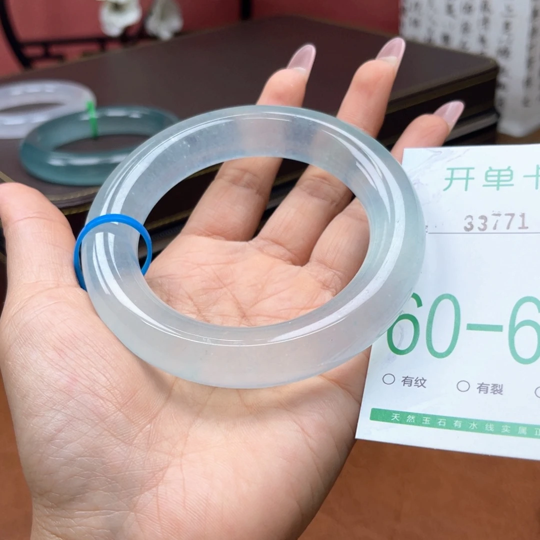石英岩玉手镯未镶嵌