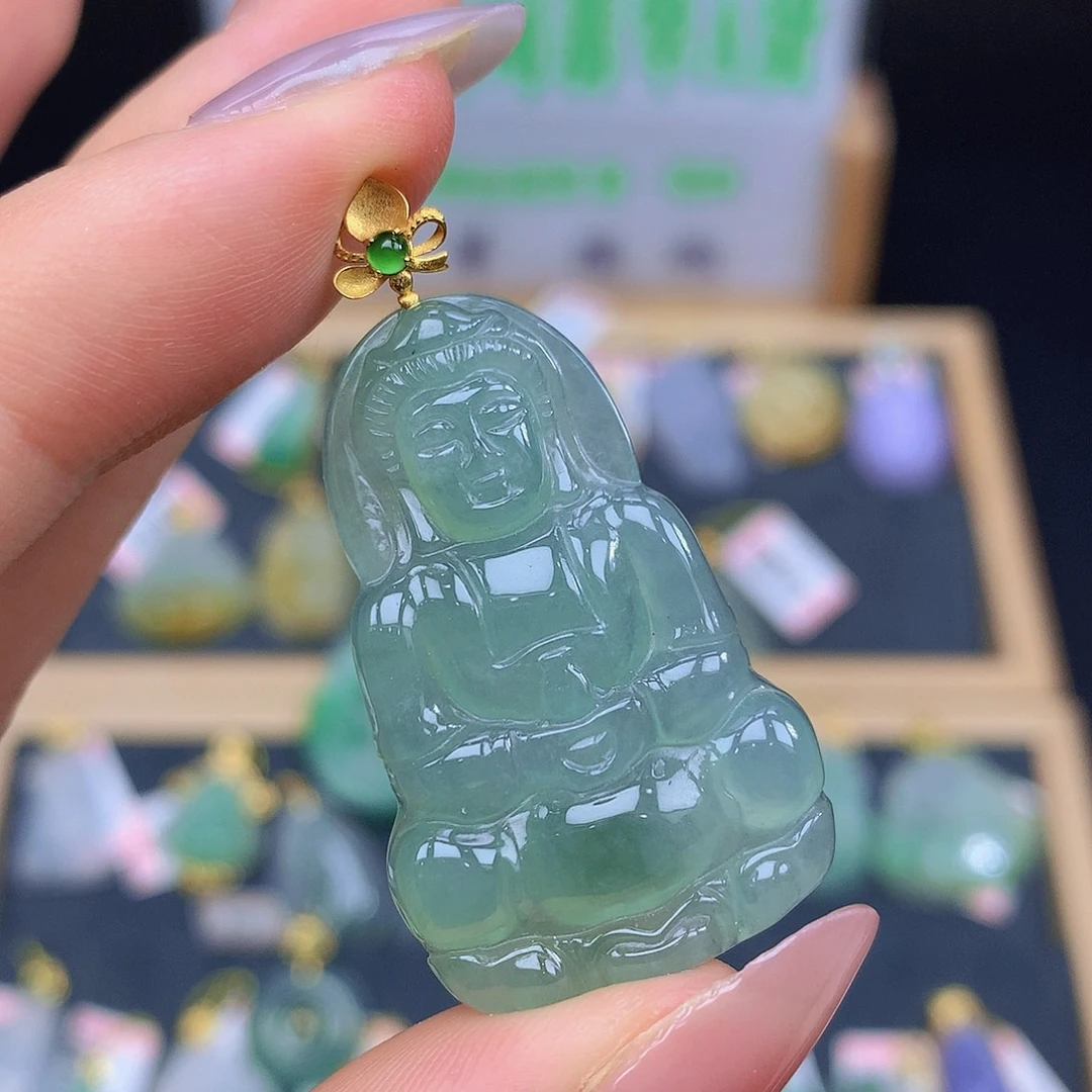 翡翠18K金镶嵌颈饰翡翠
