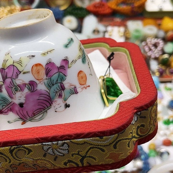 财***满青花彩绘小主人杯子