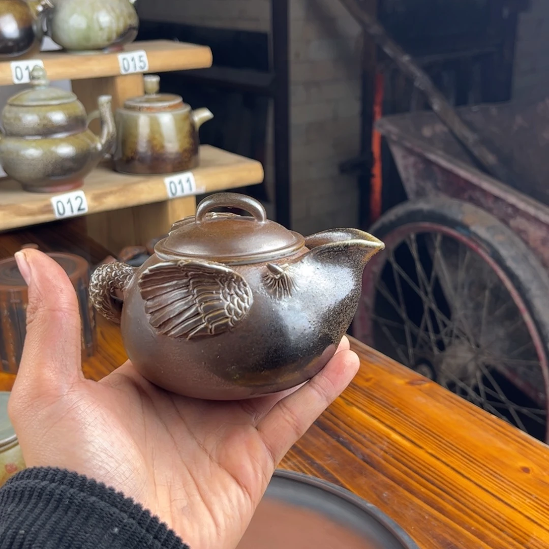 200cc白泥柴烧貔貅手抓壶