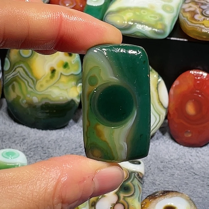 玛瑙/玉髓未镶嵌珠宝奇石