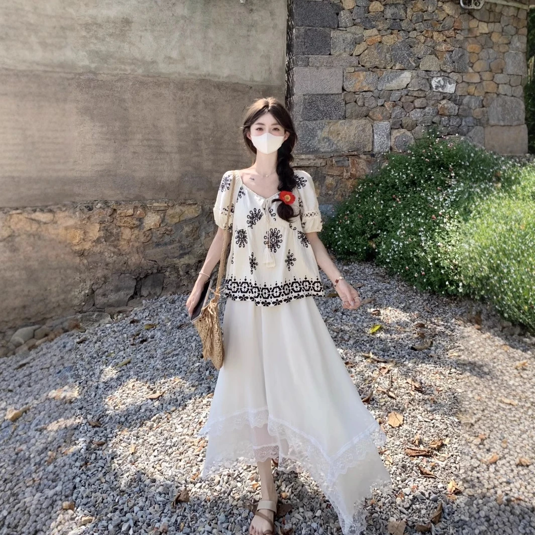 实拍新款复古民族风刺绣系带短袖衬衫女不规则超仙半身裙套装