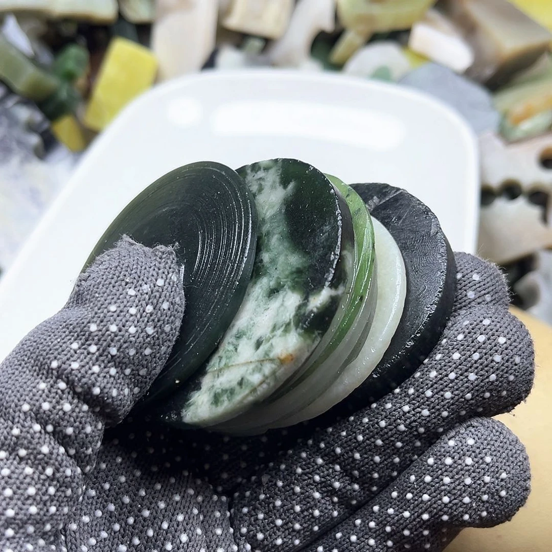 颈饰未镶嵌和田玉