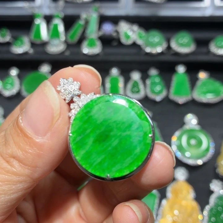 翡翠18K金镶嵌吊坠(不含链)翡翠