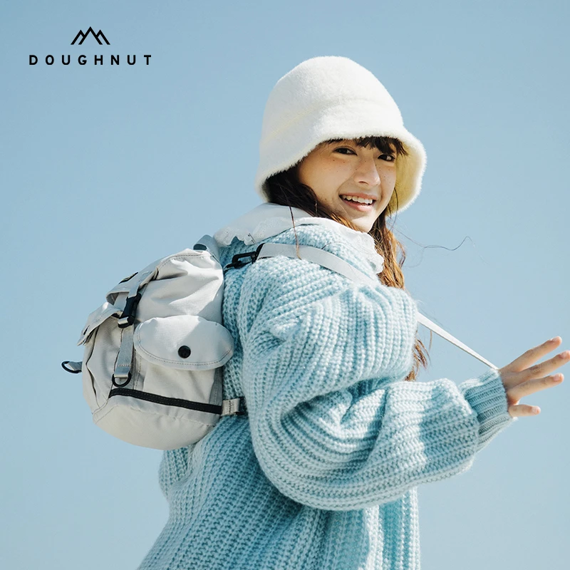 Doughnut多口袋款休闲双肩包百搭时尚便携防风纯色学生双肩背