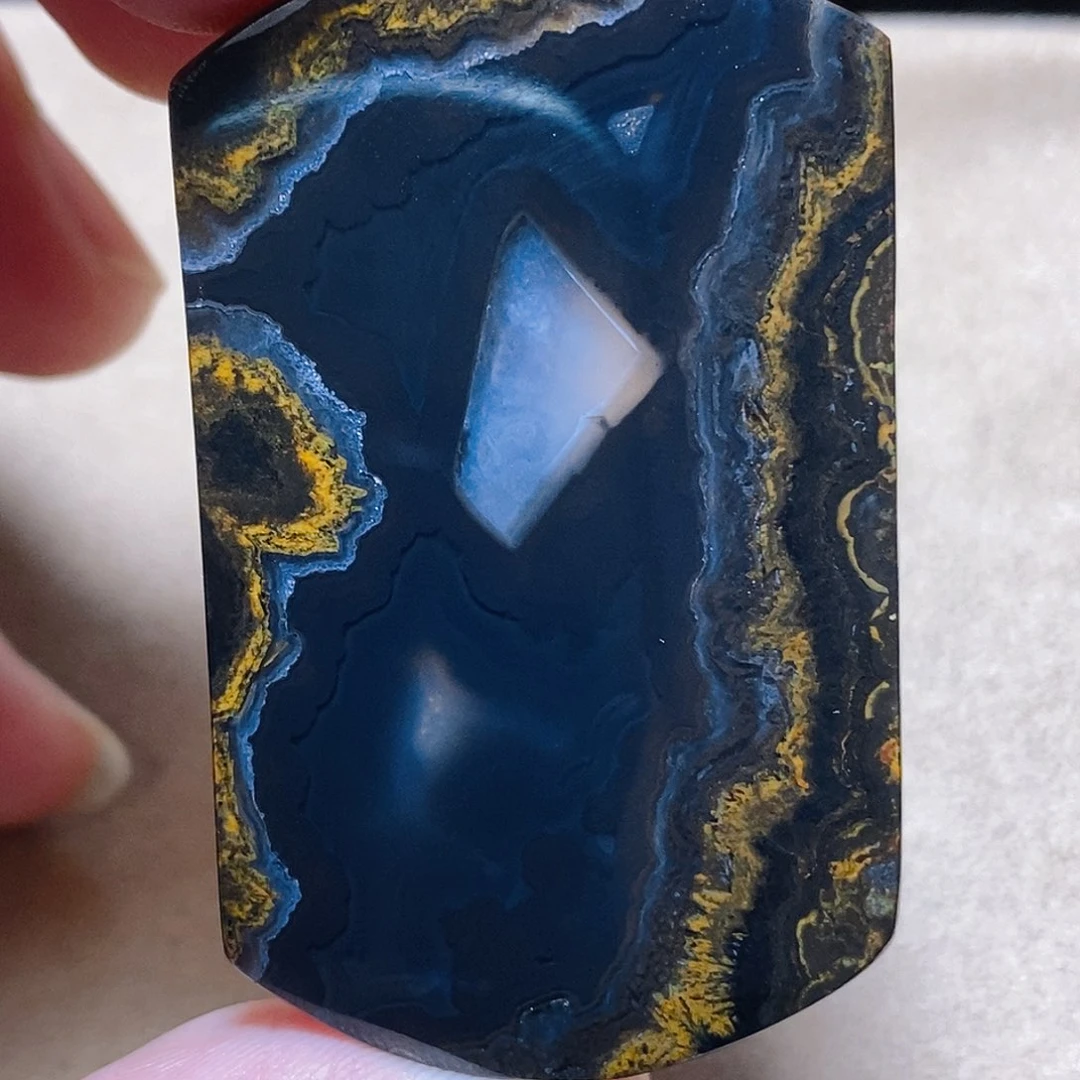 未镶嵌颈饰玛瑙/玉髓郭*