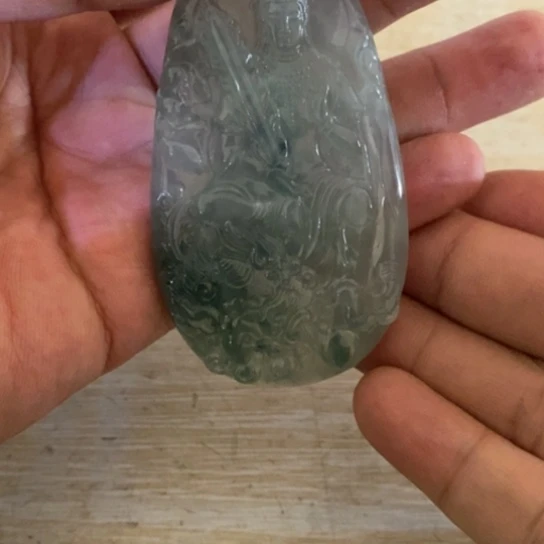 黑***卡翡翠18K金镶嵌颈饰