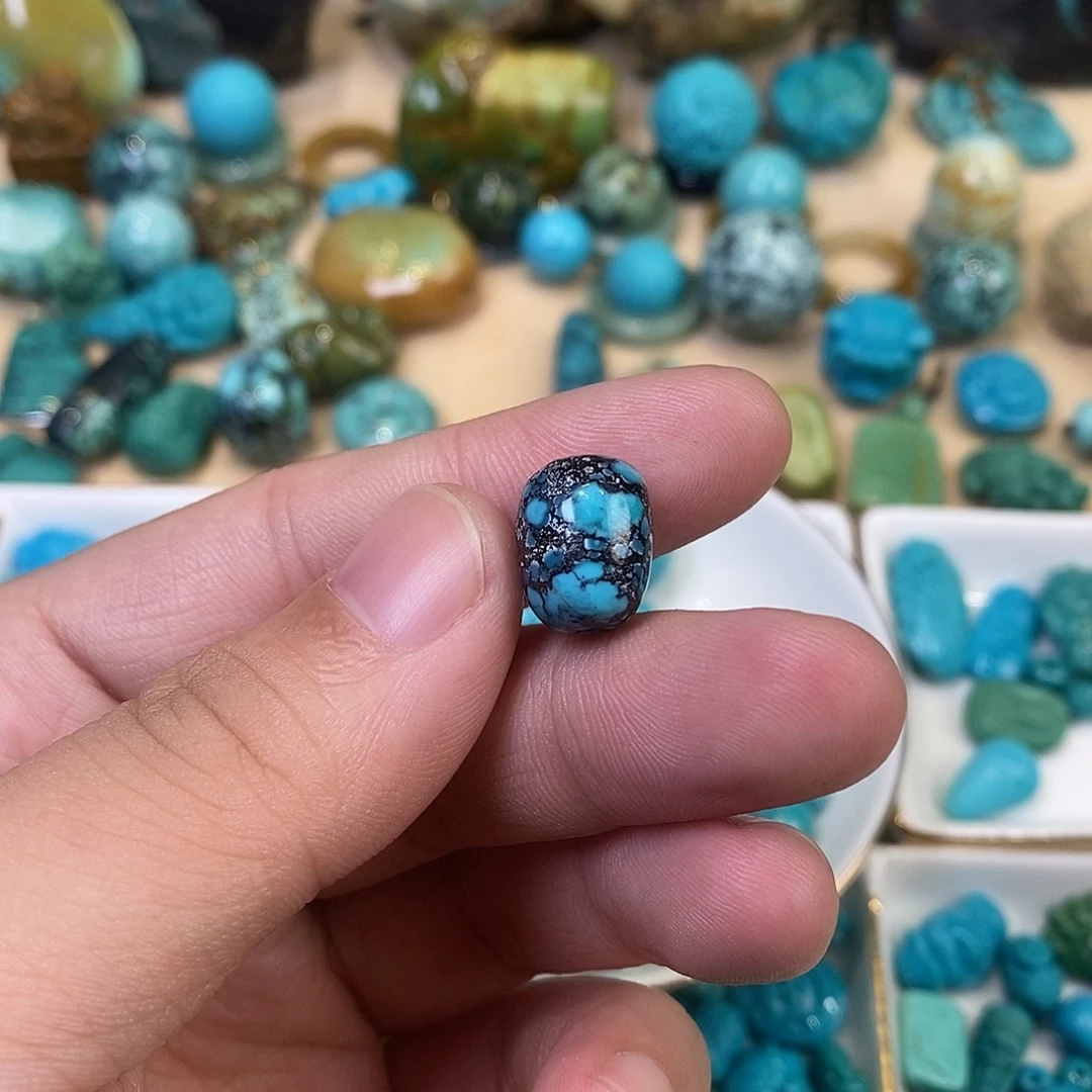 三****绿松石未镶嵌配珠