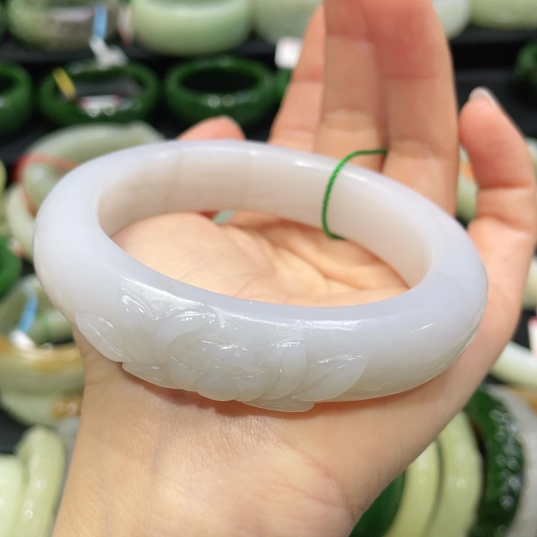 未镶嵌手镯和田玉111