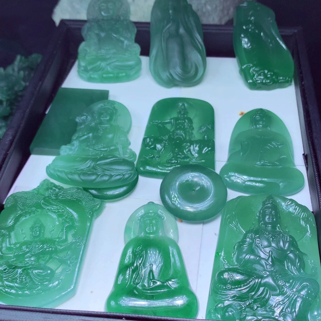 斜****定制翡翠未镶嵌天然翡翠A货毛货挂件