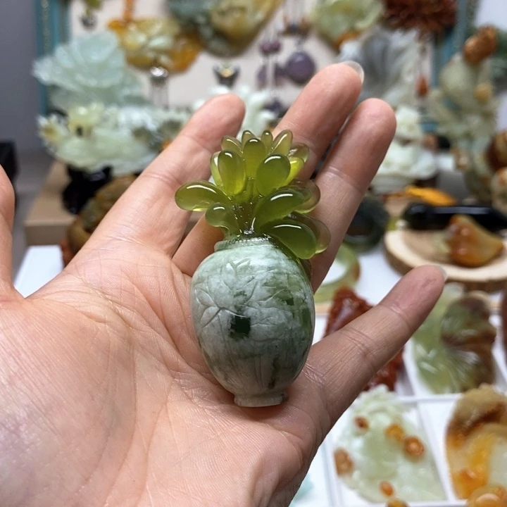 未镶嵌蛇纹石玉颈饰