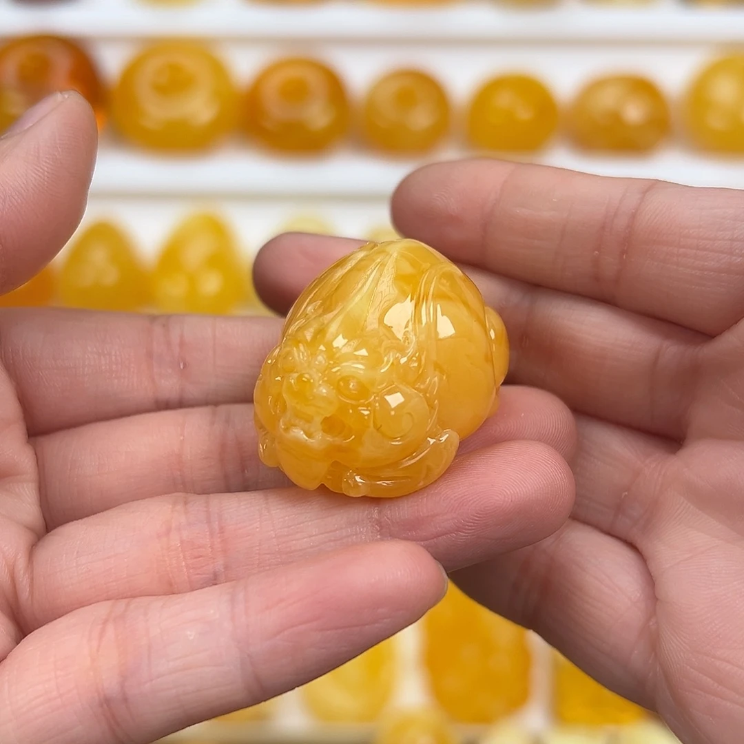 蜜蜡未镶嵌颈饰13.3克