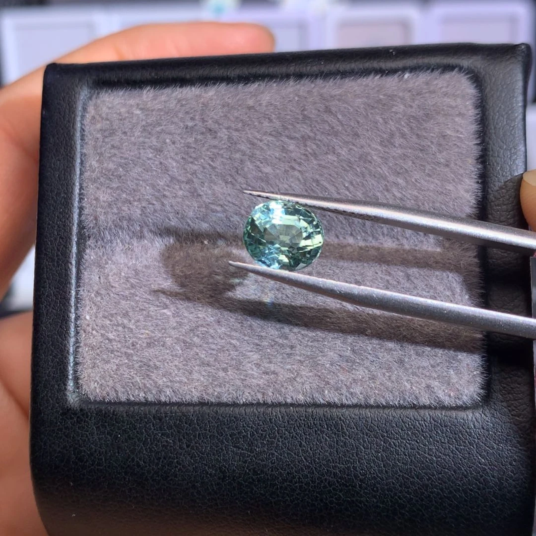 碧玺珠宝奇石未镶嵌2.1克拉