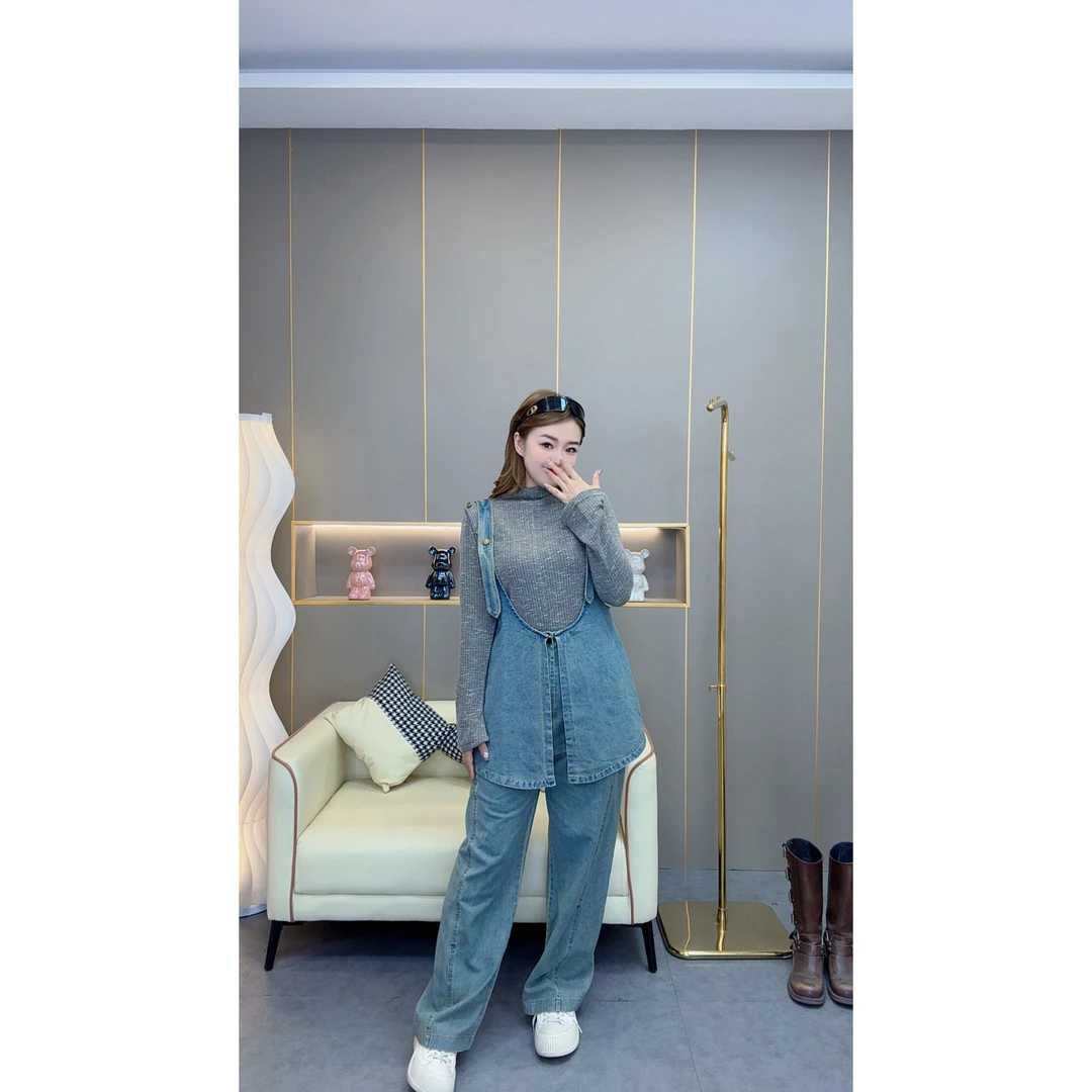 大码女装秋季复古牛仔背带裤胖mm遮肉显瘦打底两件套