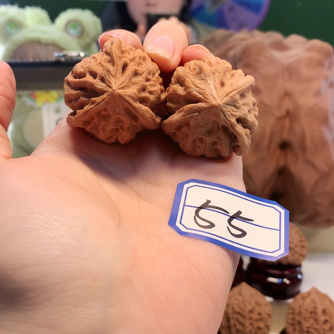 桃核吊坠曹大龙三棱