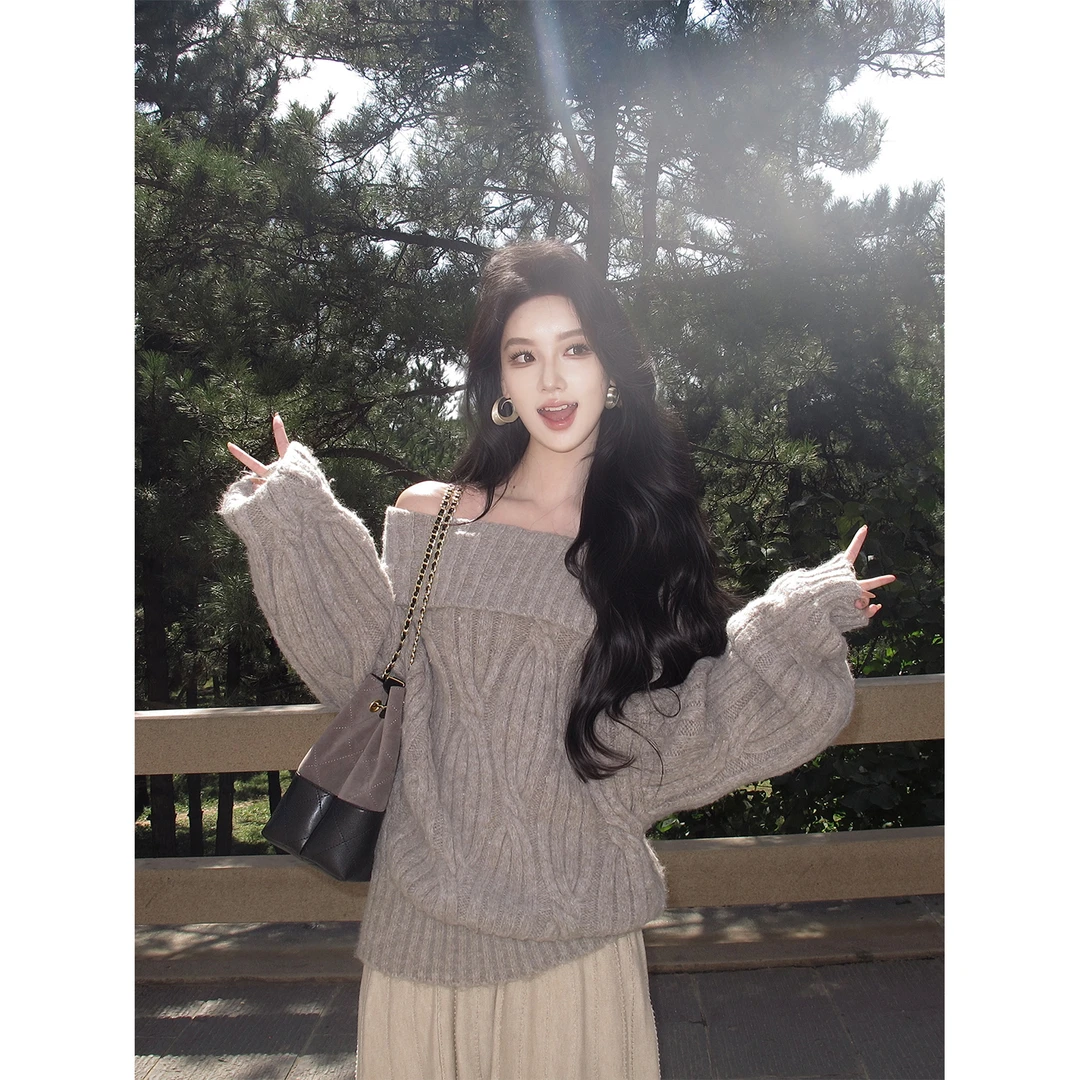 有洧Youwei【陨石迹象】圆领温柔女宽松型百搭一字肩毛衣25SS0636