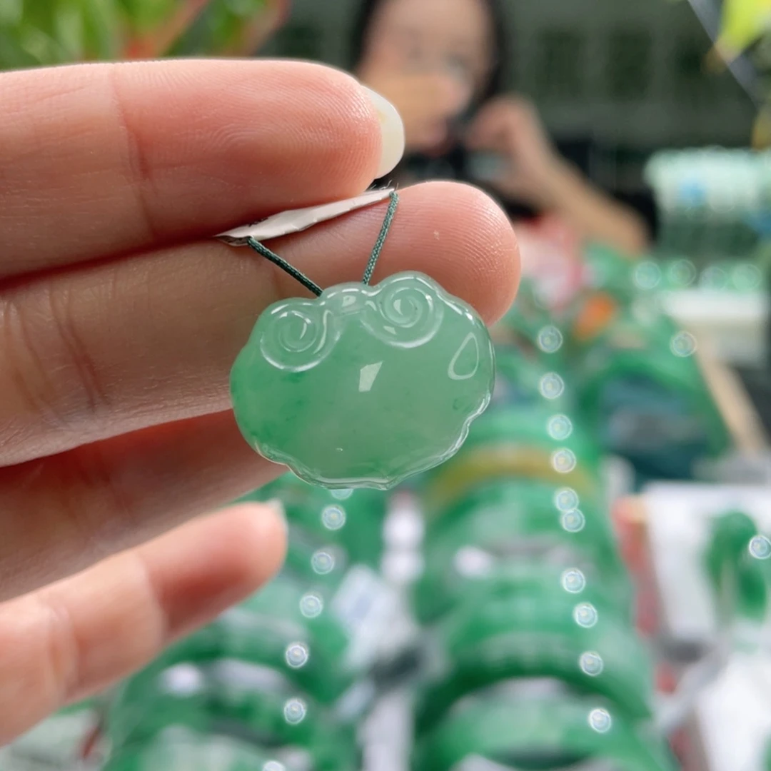 石英质玉颈饰未镶嵌