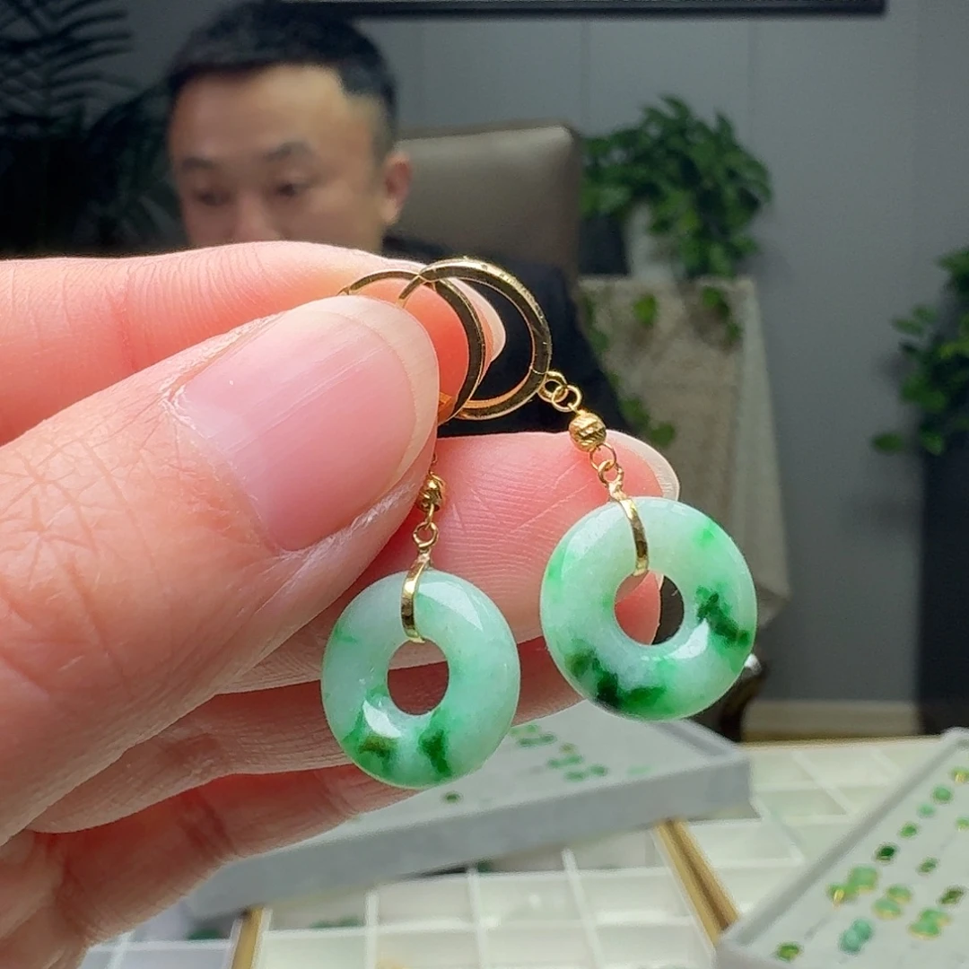 翡翠18K金镶嵌耳饰天然
