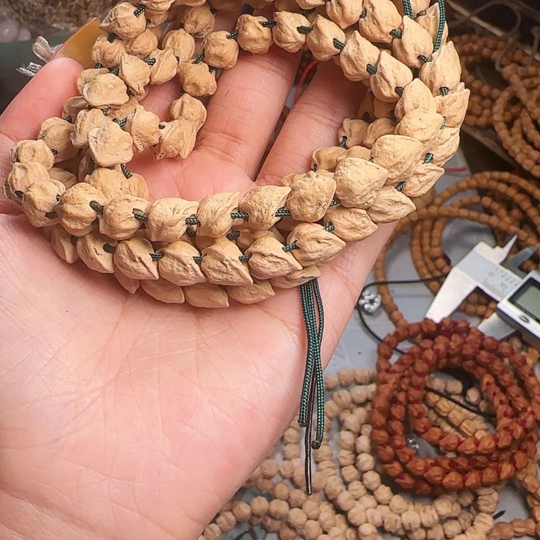 柏香籽/百香籽吊坠一****。