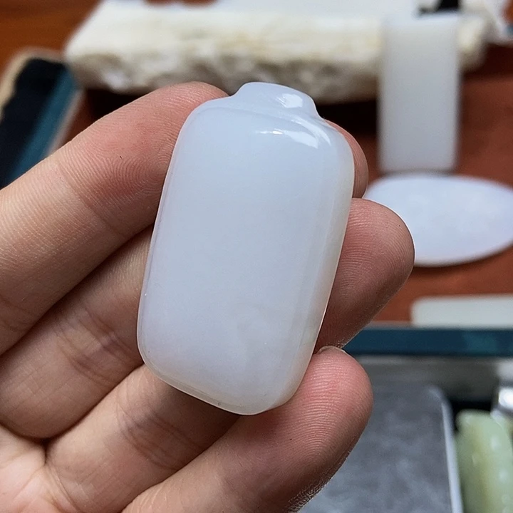 和田玉颈饰未镶嵌与**同