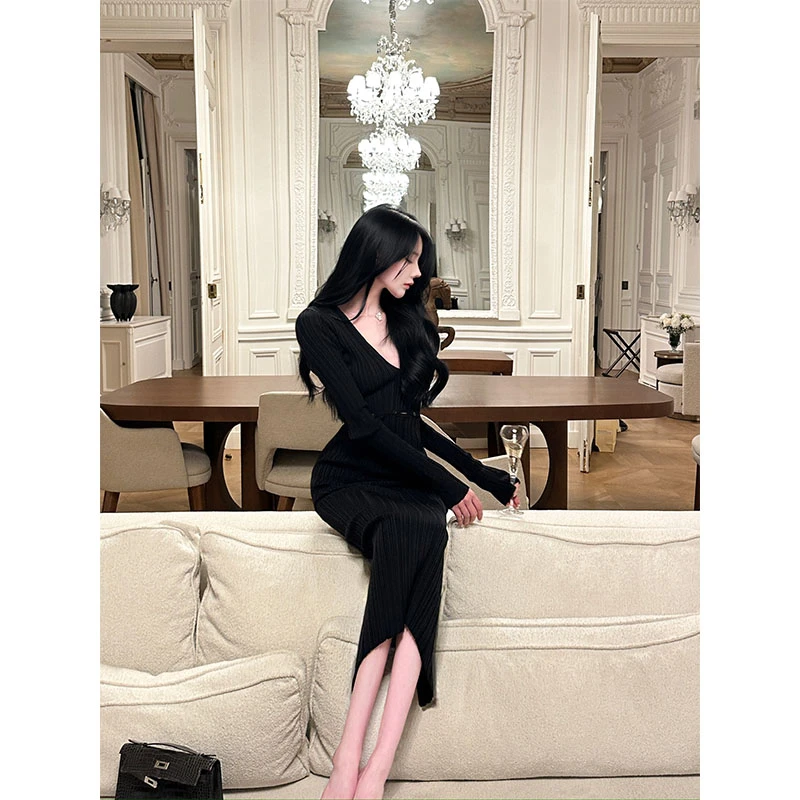 秋冬辣妹设计感小众针织时尚洋气休闲百搭收腰显瘦长袖连衣裙长裙