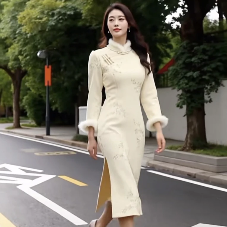 加绒加厚米色麂皮绒复古风新中式旗袍2025冬新款保暖毛绒领不开叉