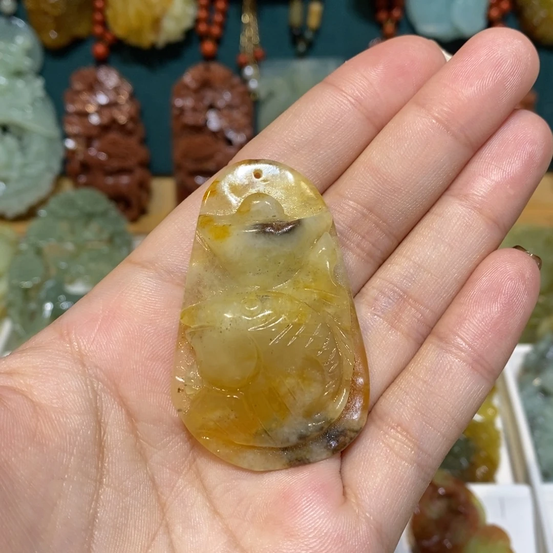 蛇纹石玉未镶嵌颈饰