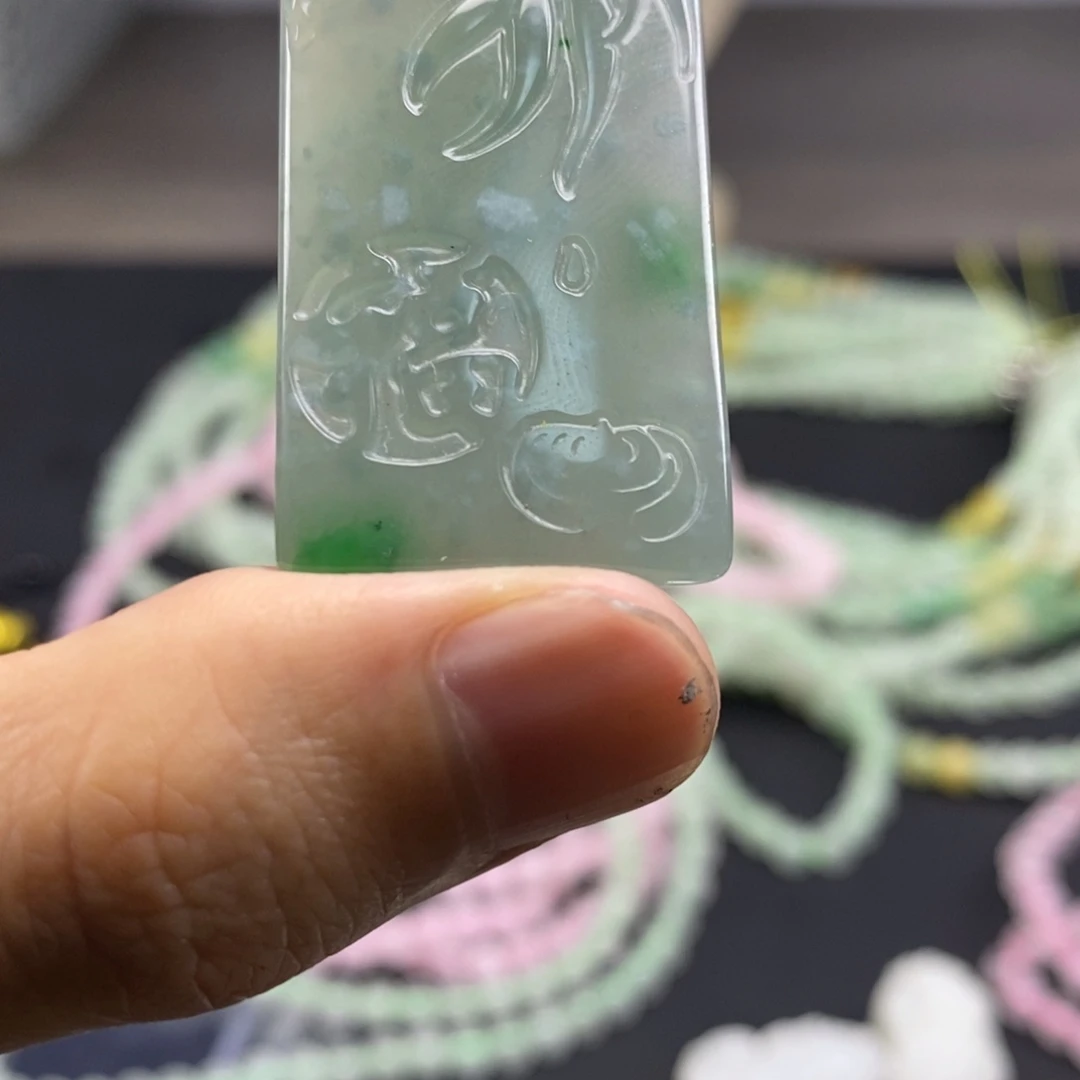 翡翠未镶嵌颈饰翡翠