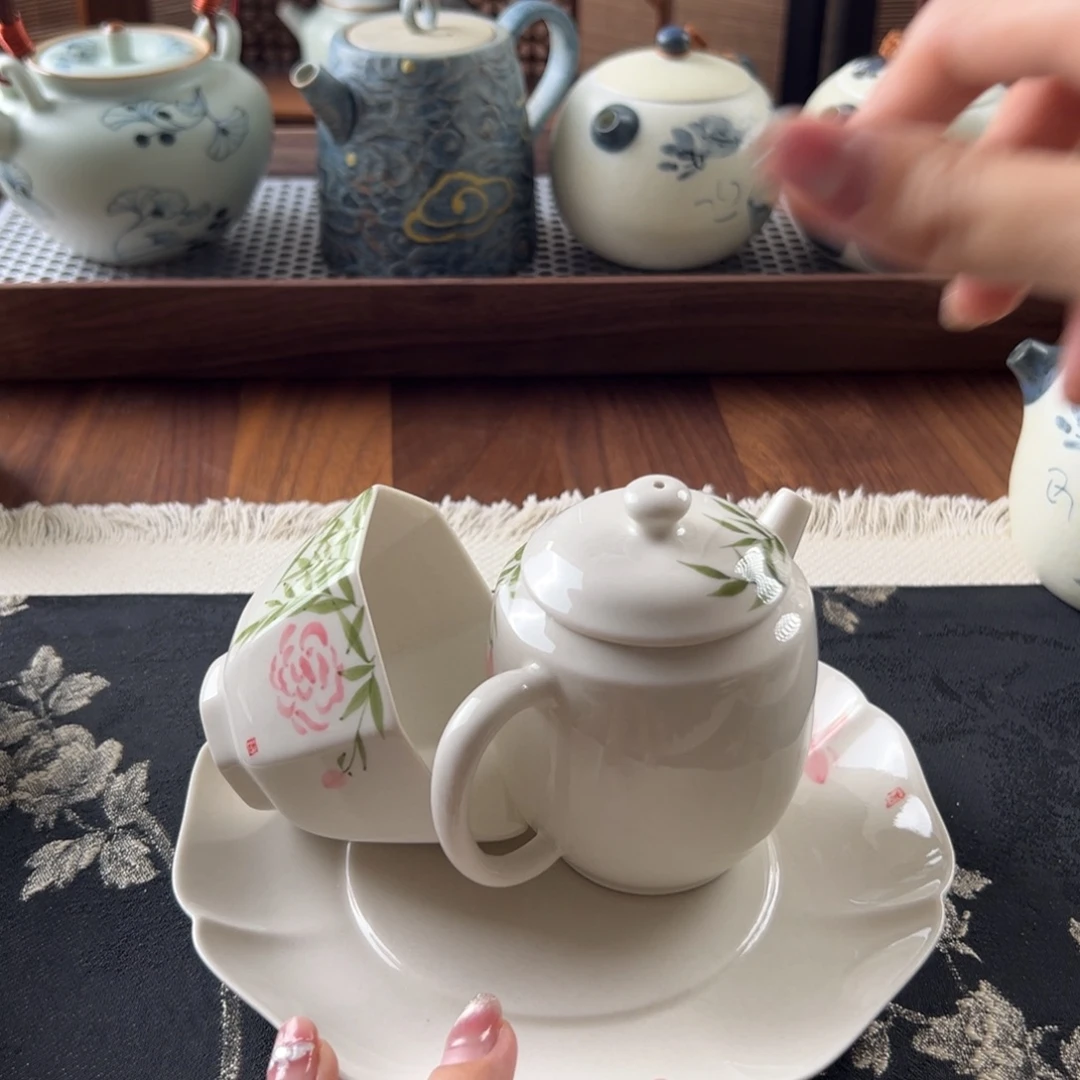 茶具等产品的生产和销售工作