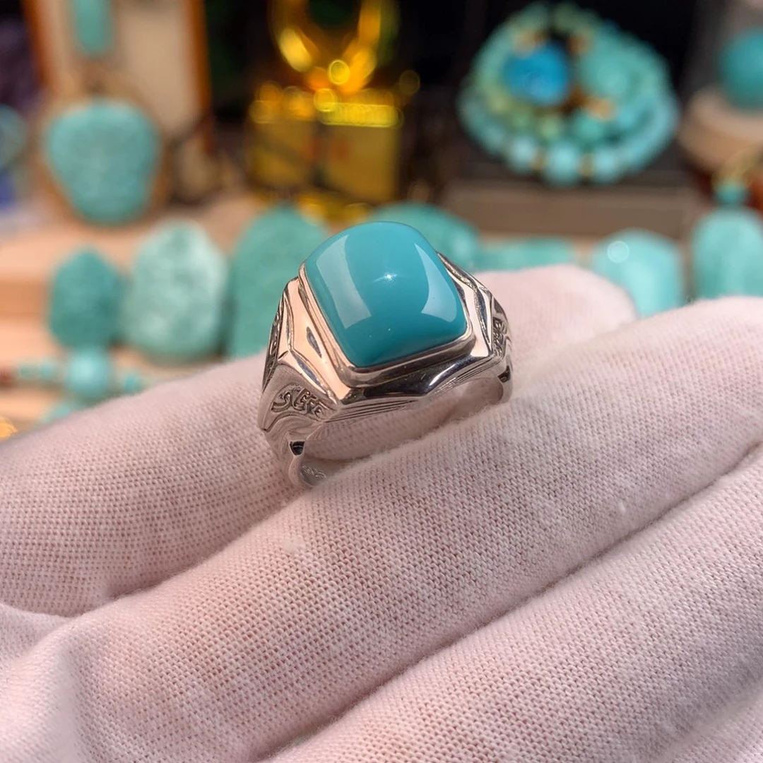 绿松石18K金镶嵌戒指