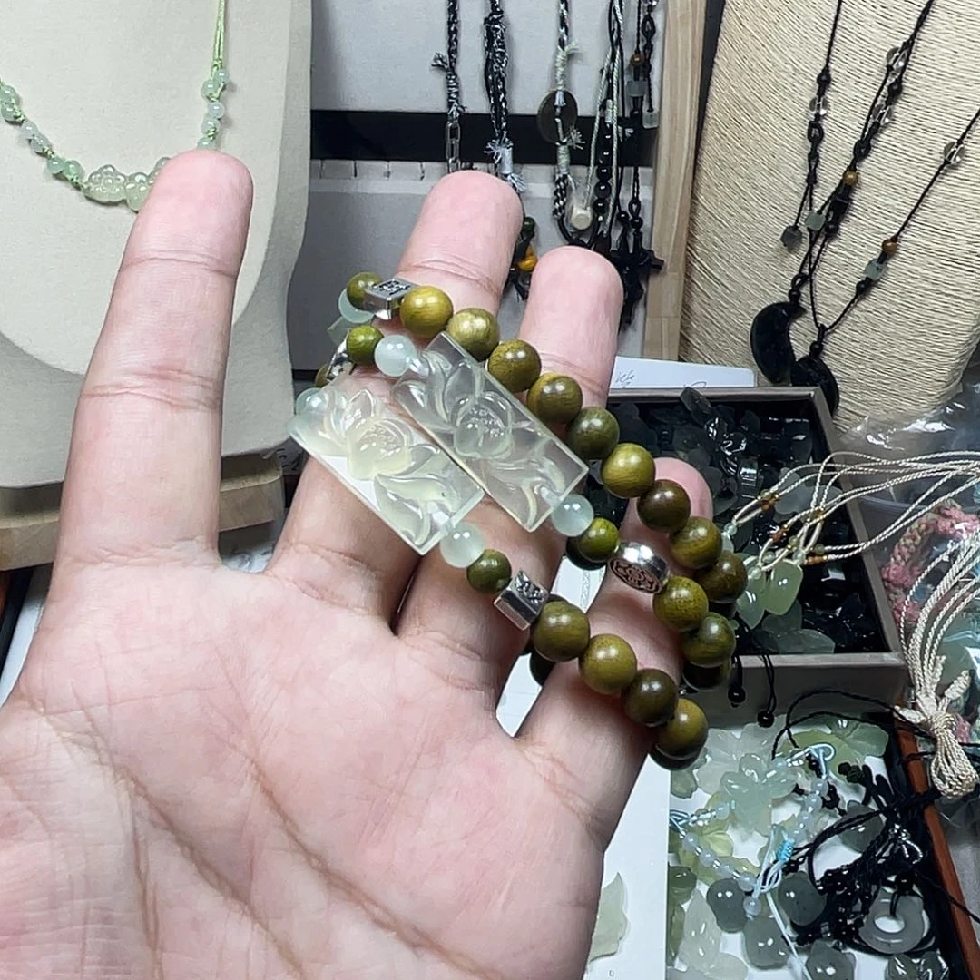 蛇纹石玉合金颈饰