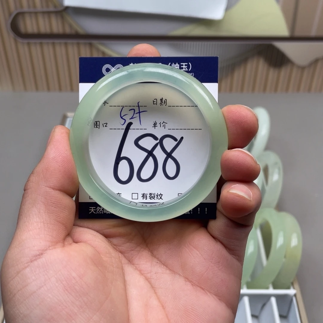 岫玉手镯手镯未镶嵌