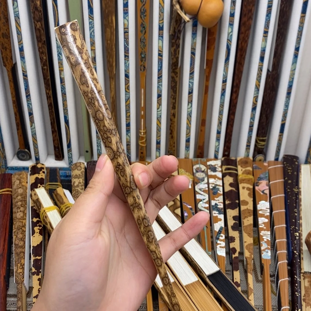 扇子要****O啊路路路路路路据咯摸摸哦