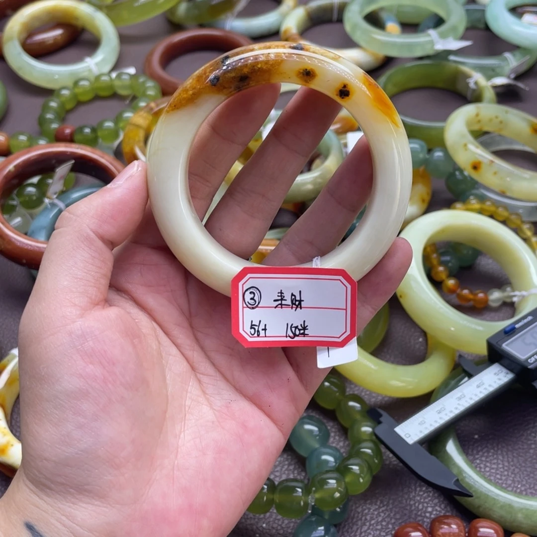 来***～蛇纹石玉未镶嵌手镯