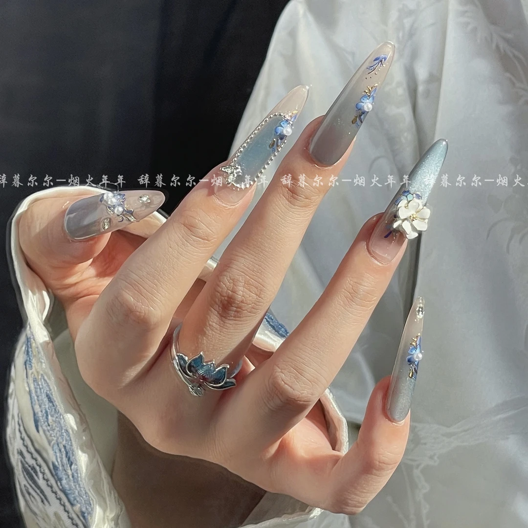 【烟蓝】年年｜青花瓷新款纯手工穿戴甲猫眼可拆卸美甲显白高级指甲