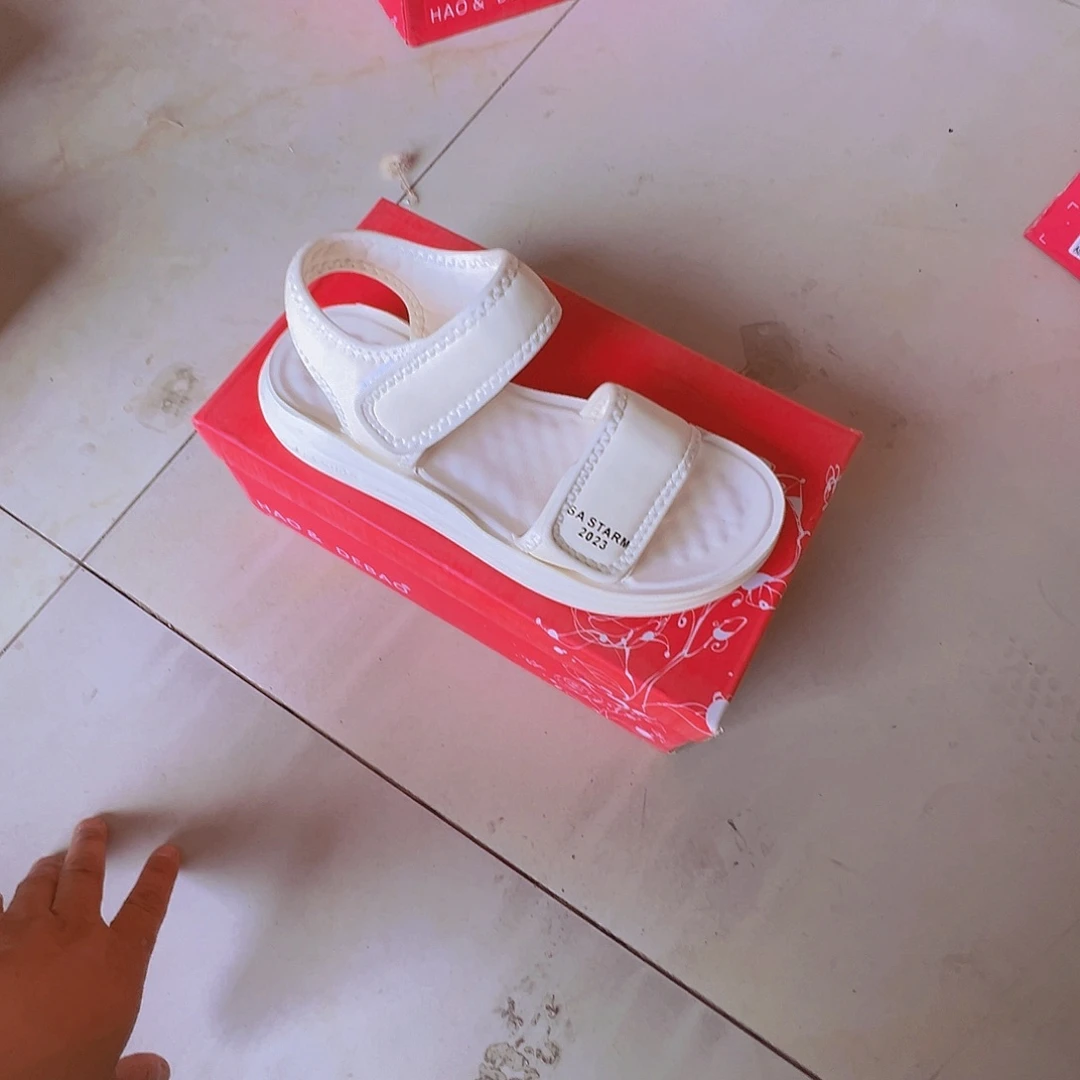 37码数女士亲肤皮凉鞋