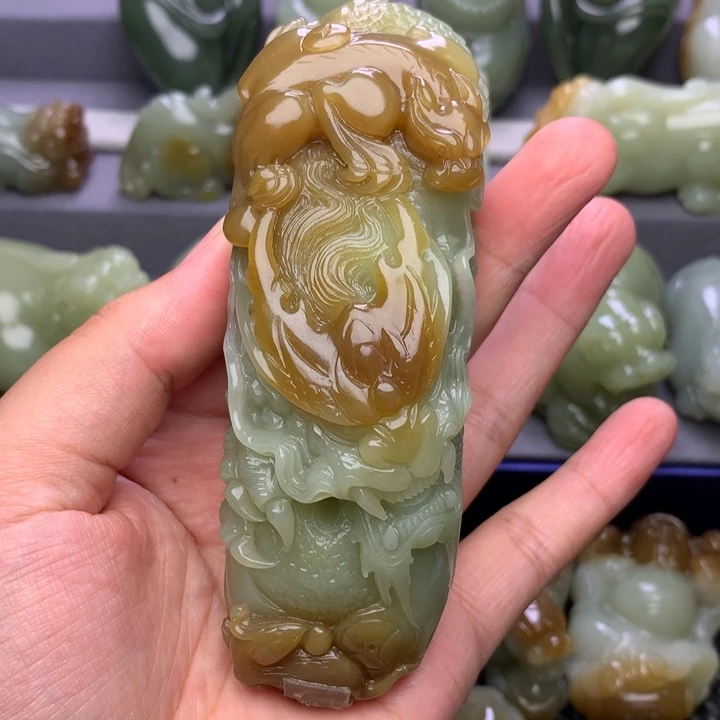 未镶嵌和田玉把件天**上