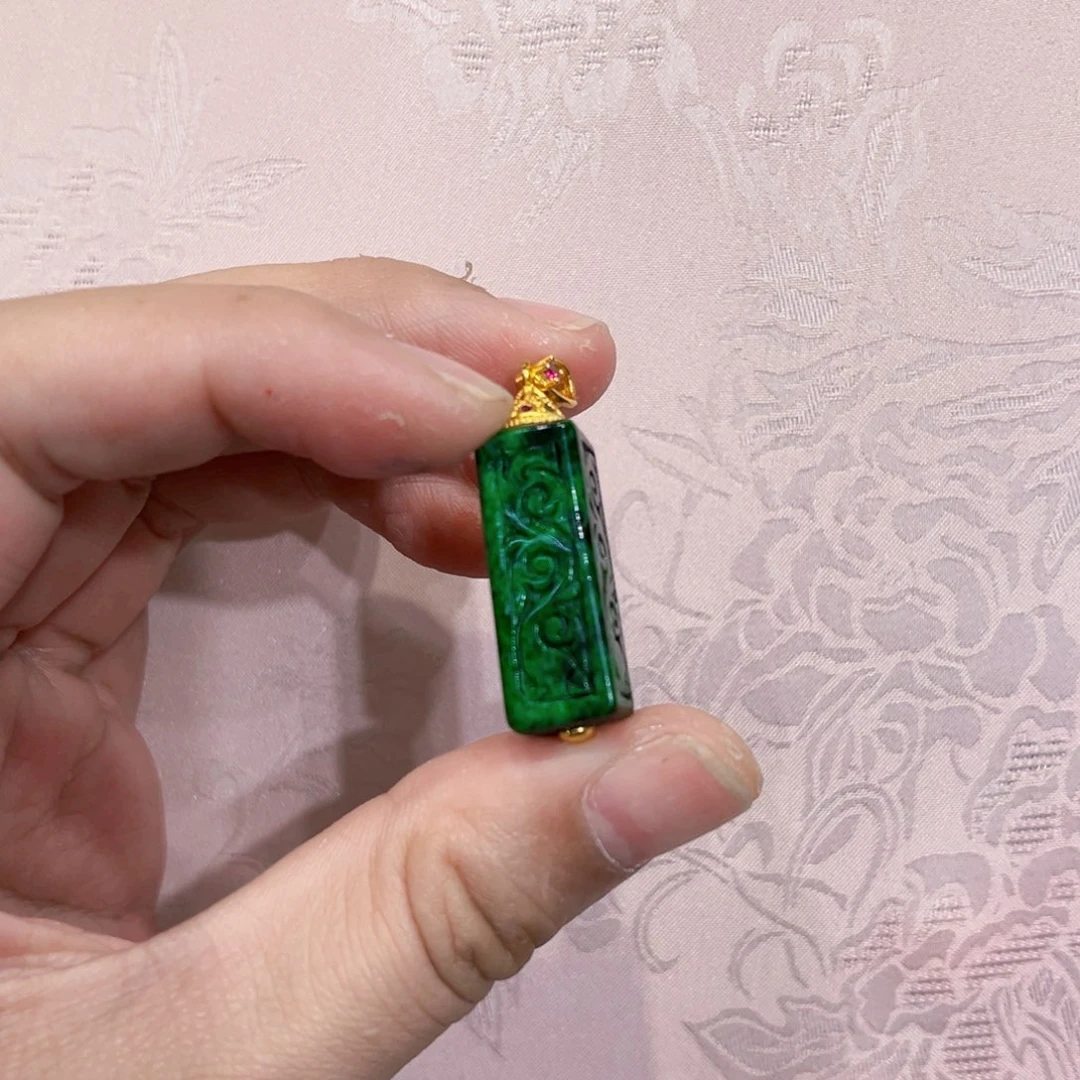 翡翠合金吊坠(赠链)