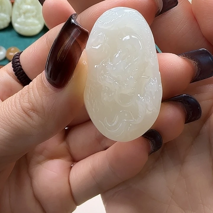 和田玉（糖玉）未镶嵌颈饰