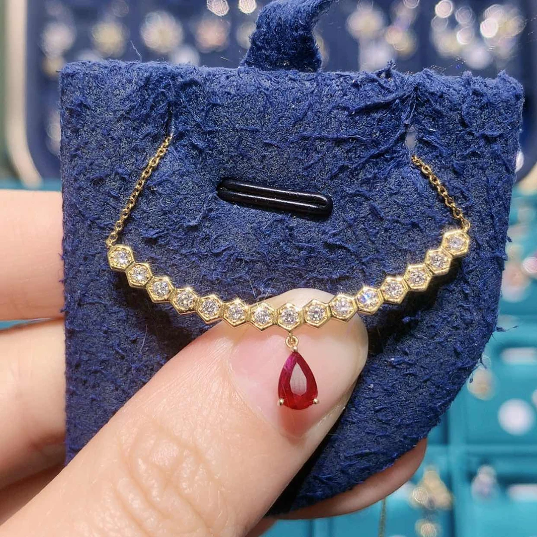 【闪购商品】颈饰18K金镶嵌红宝石纳**菲红宝石微笑项链