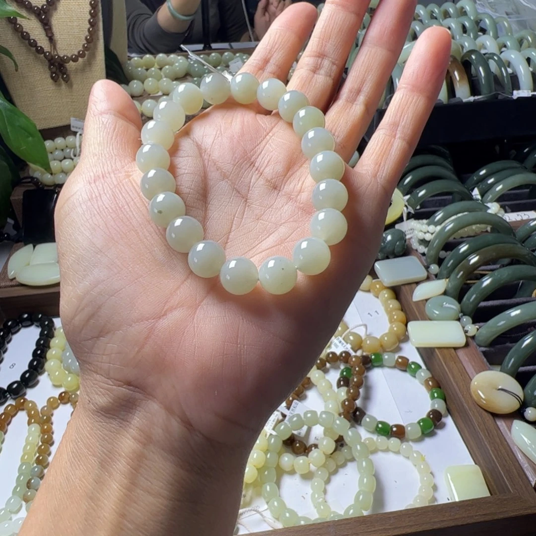 浮***灯未镶嵌手链和田玉