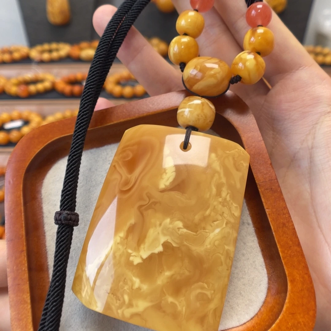 蜜蜡未镶嵌颈饰蜜蜡