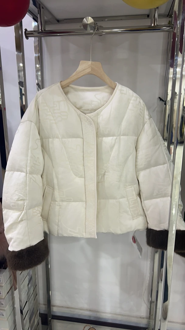 上衣圆领简约女款立领女装宽松型百搭修身女士轻薄暗扣