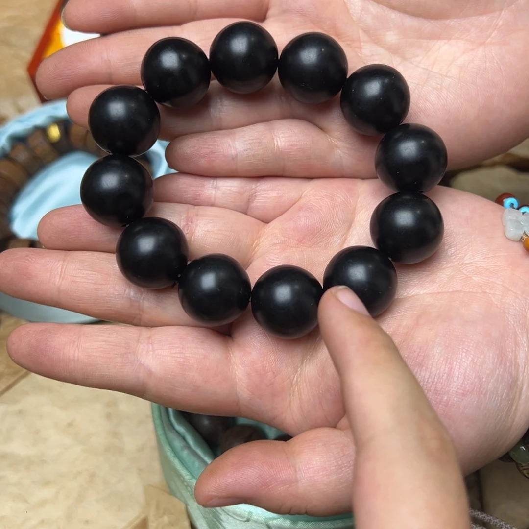 大叶紫檀（黑酸枝木类）