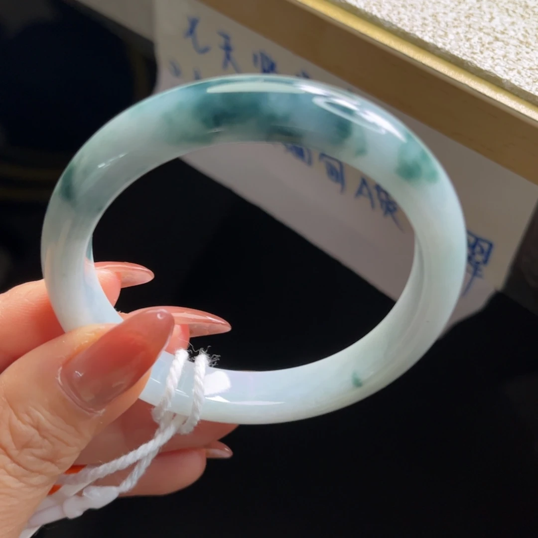 翡翠未镶嵌手镯手镯